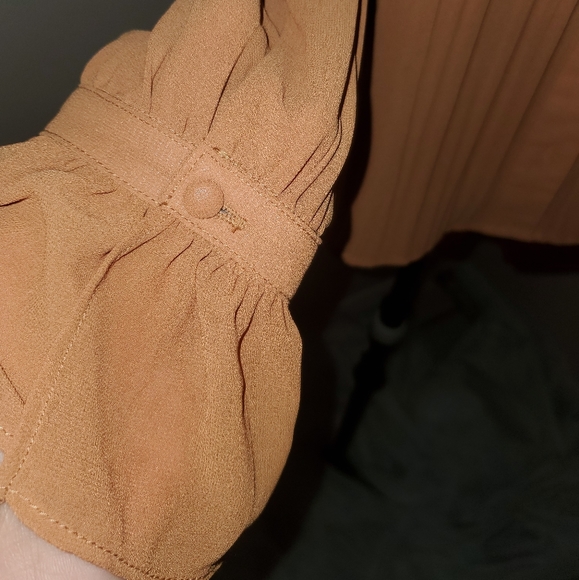 Butternut squash blouse - Picture 3 of 3